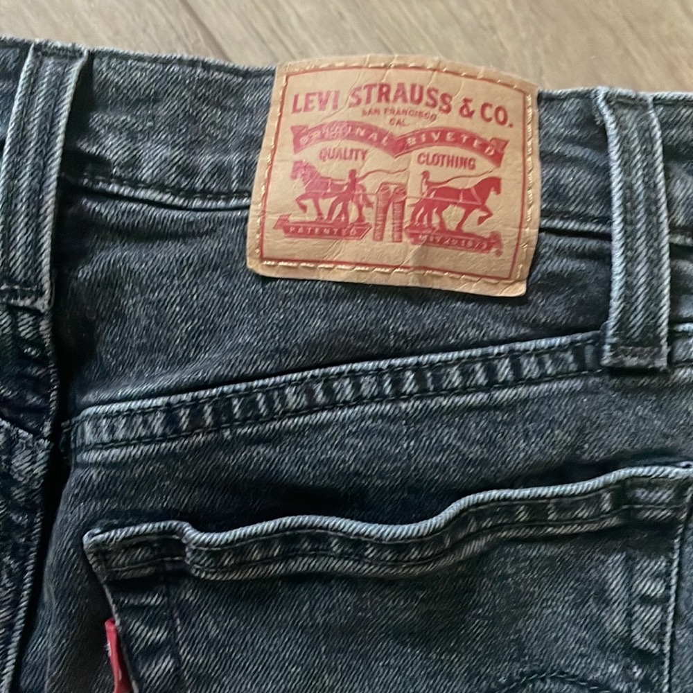 Black Levi jeans size 24 and straight. Tag “Wedgie Straight 24”